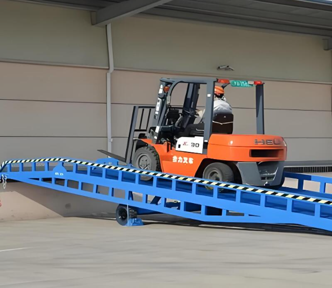 郴州移动式卸货平台（叉车用）